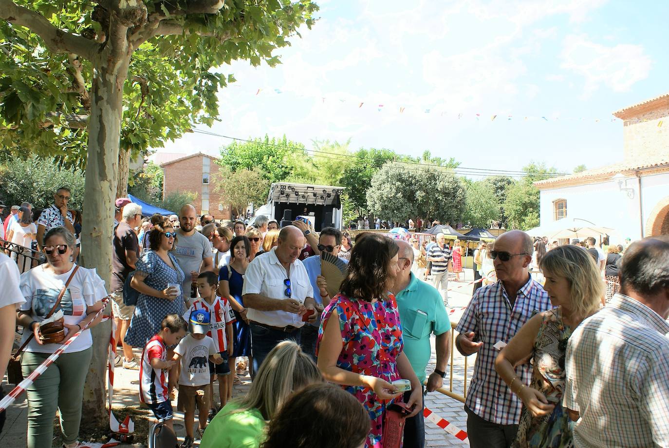 Fotos: Miles de personas asisten al Festival de la patata brava de Villar de Torre