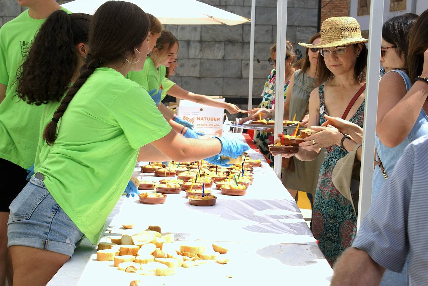 Fotos: Miles de personas asisten al Festival de la patata brava de Villar de Torre