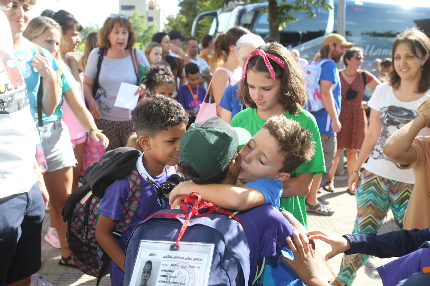 Fotos: Los niños saharauis se despiden de sus familias riojanas