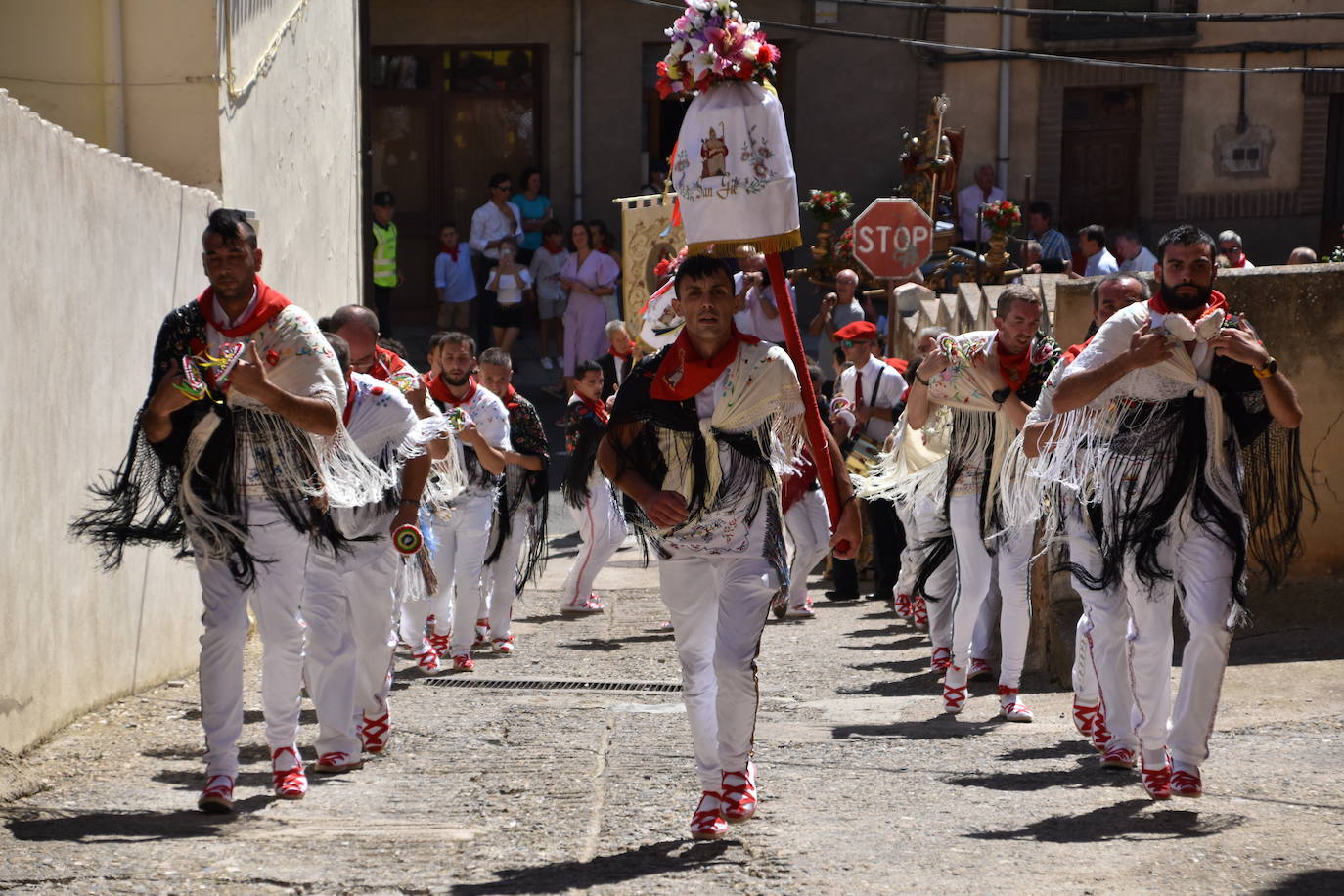 Fotos: San Gil recorre las calles de Cervera al son de las &#039;pulgaretas&#039;
