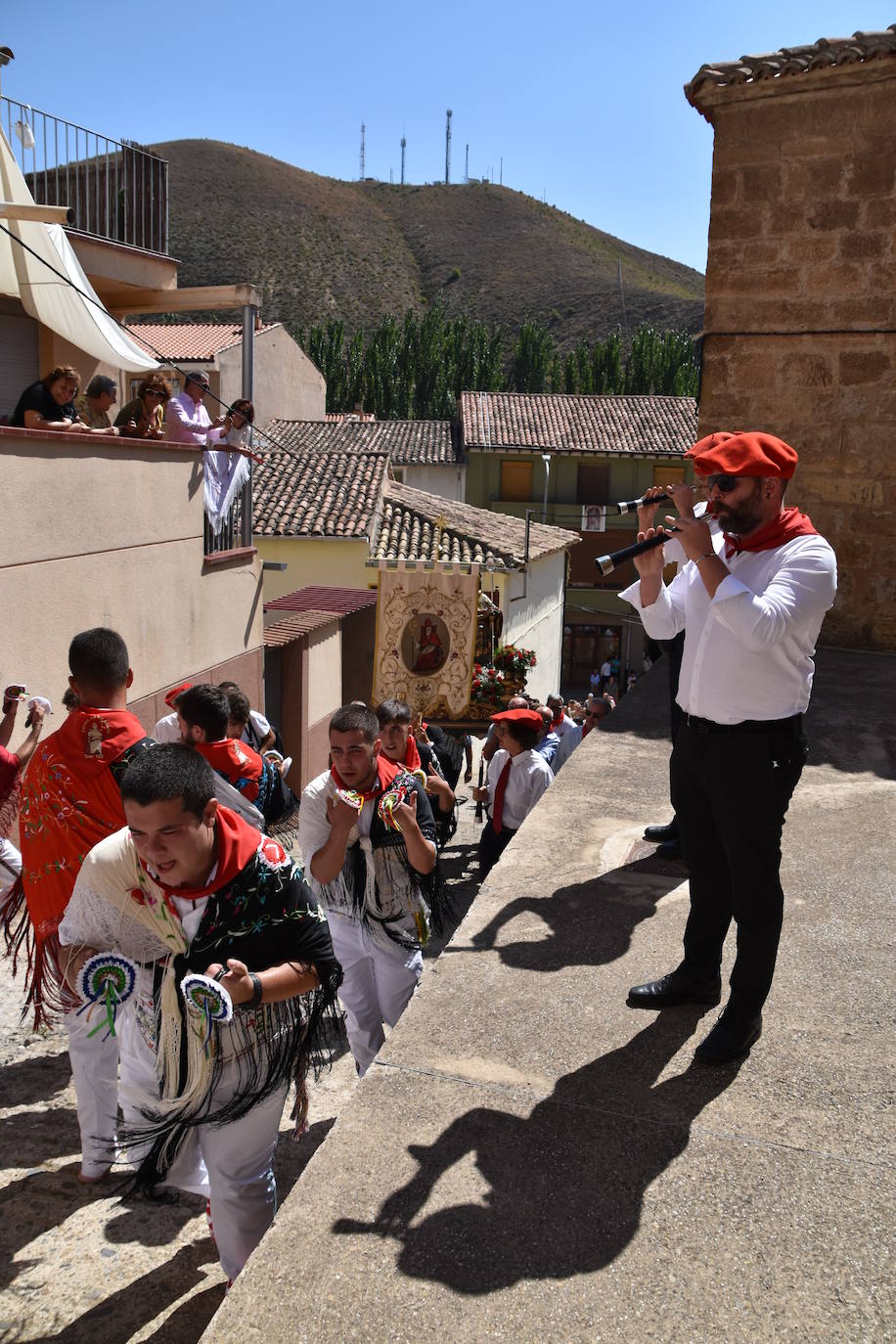 Fotos: San Gil recorre las calles de Cervera al son de las &#039;pulgaretas&#039;