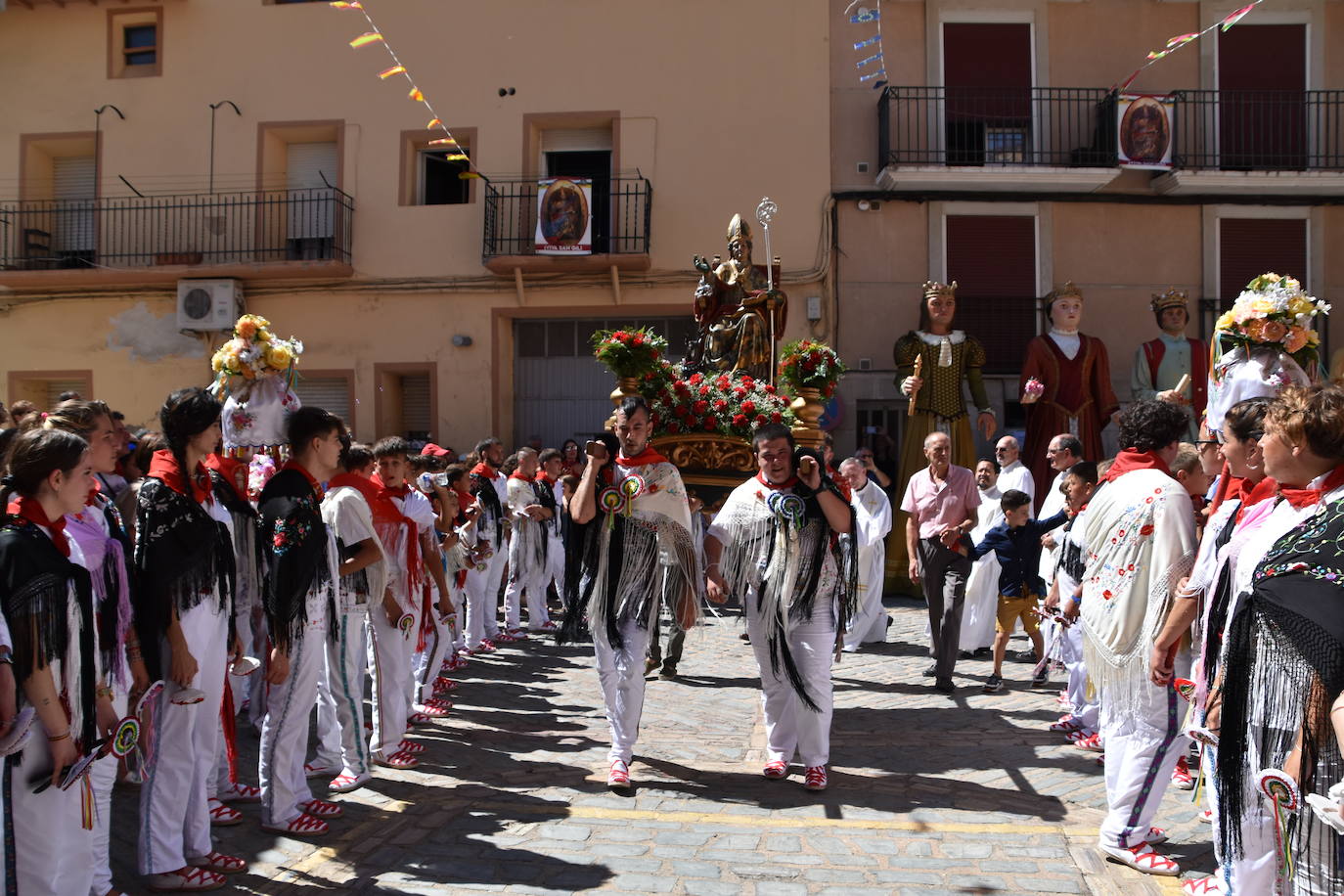 Fotos: San Gil recorre las calles de Cervera al son de las &#039;pulgaretas&#039;