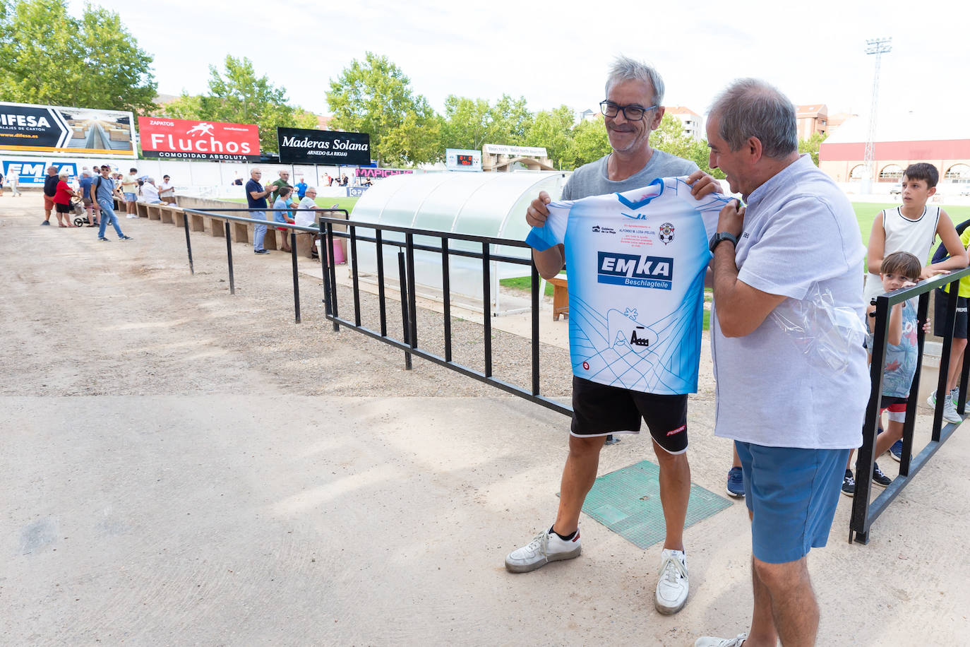 Fotos: Dulce estreno del Arnedo en Segunda RFEF