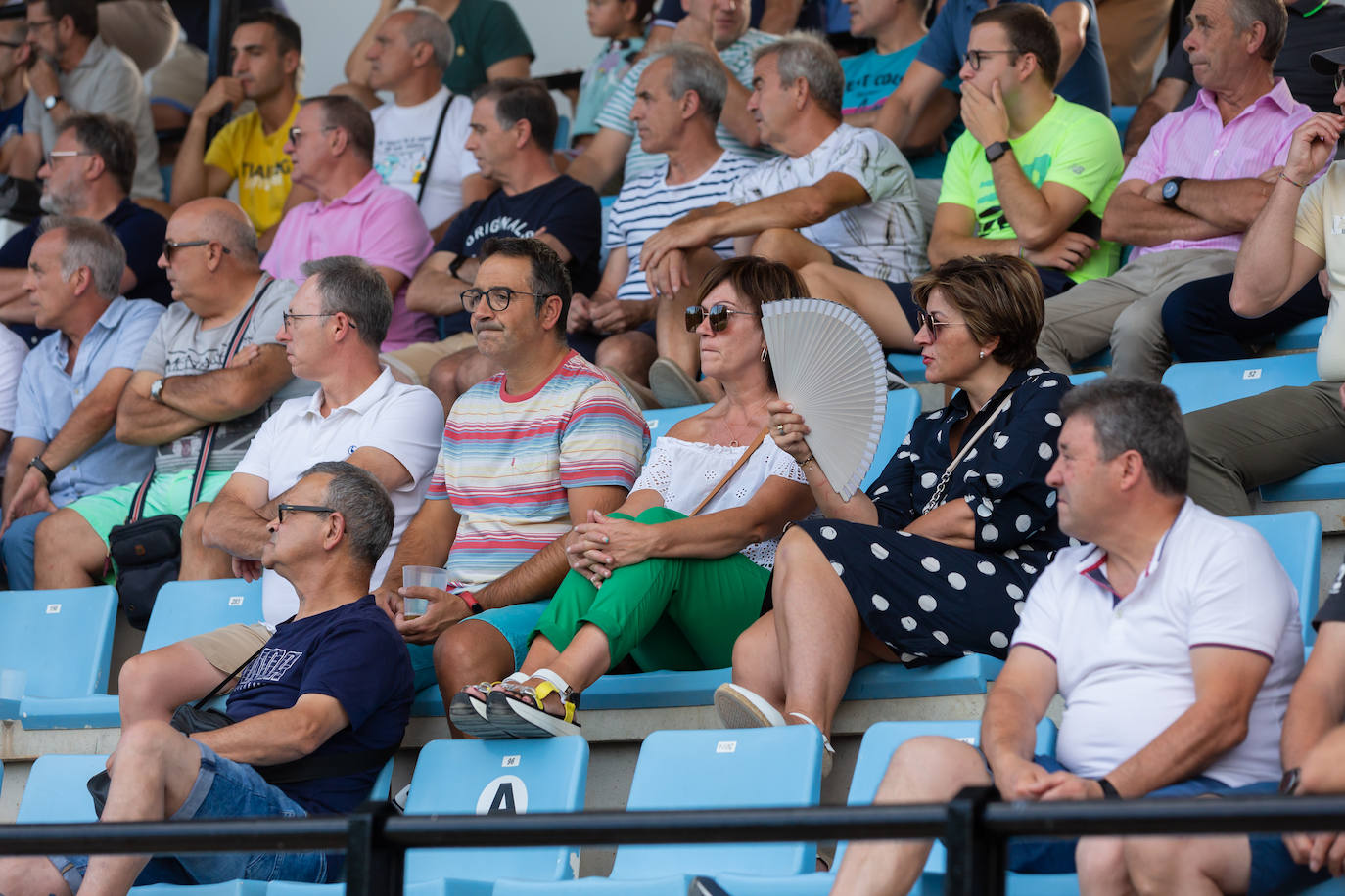 Fotos: Dulce estreno del Arnedo en Segunda RFEF