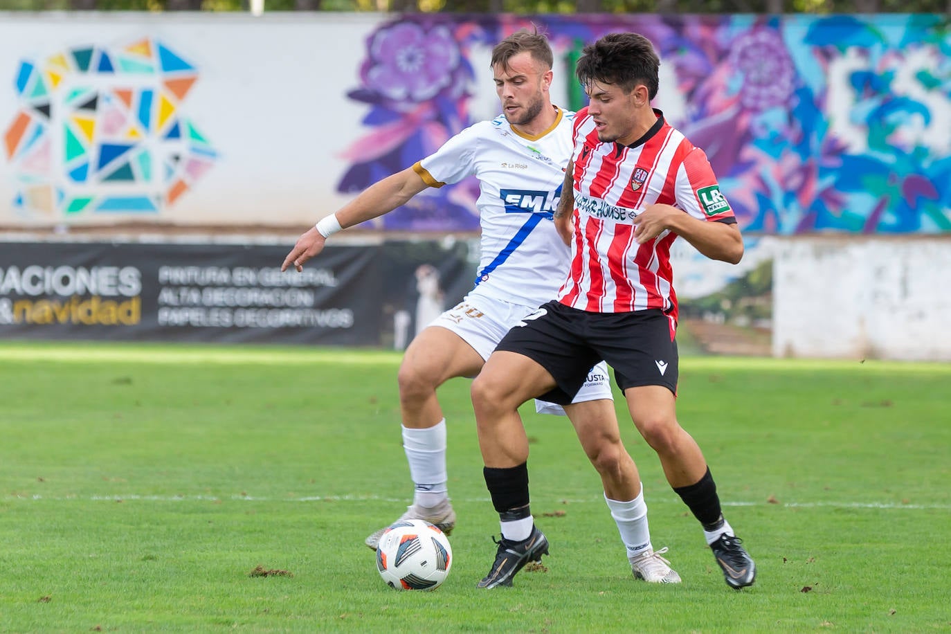 Fotos: Dulce estreno del Arnedo en Segunda RFEF