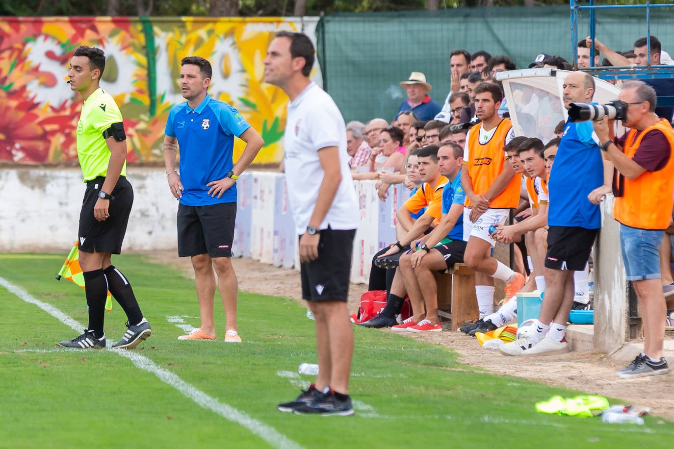 Fotos: Dulce estreno del Arnedo en Segunda RFEF