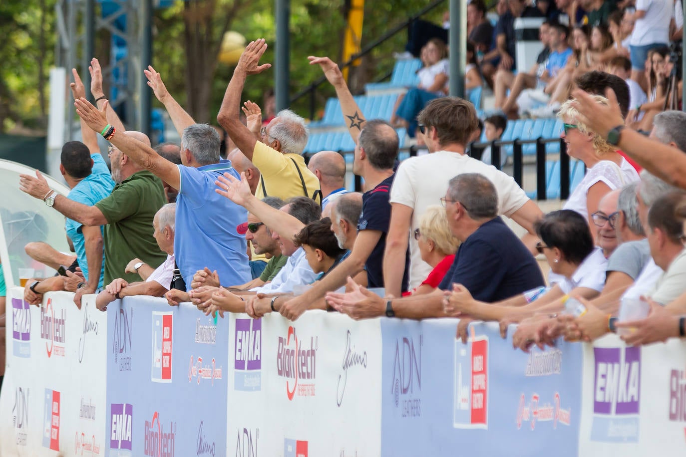 Fotos: Dulce estreno del Arnedo en Segunda RFEF