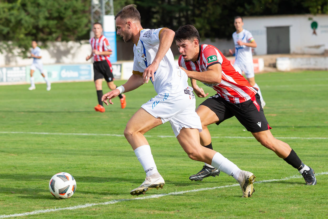 Fotos: Dulce estreno del Arnedo en Segunda RFEF