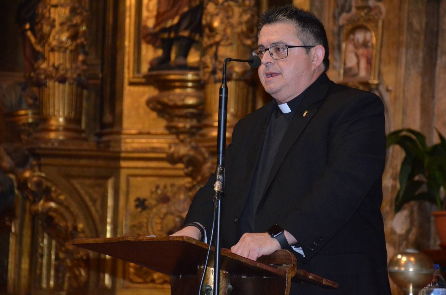 Valeriano Antoñanzas, en la iglesia de Santiago. 