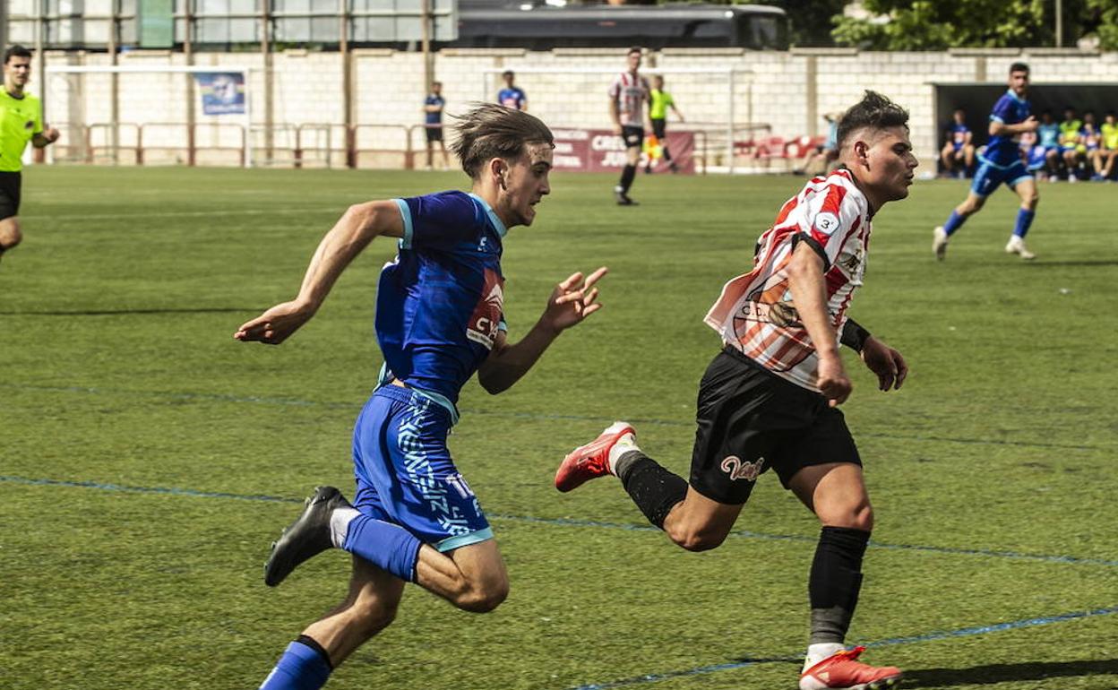 Un momento del partido entre el Comillas y el Autol del pasado mes de mayo. 