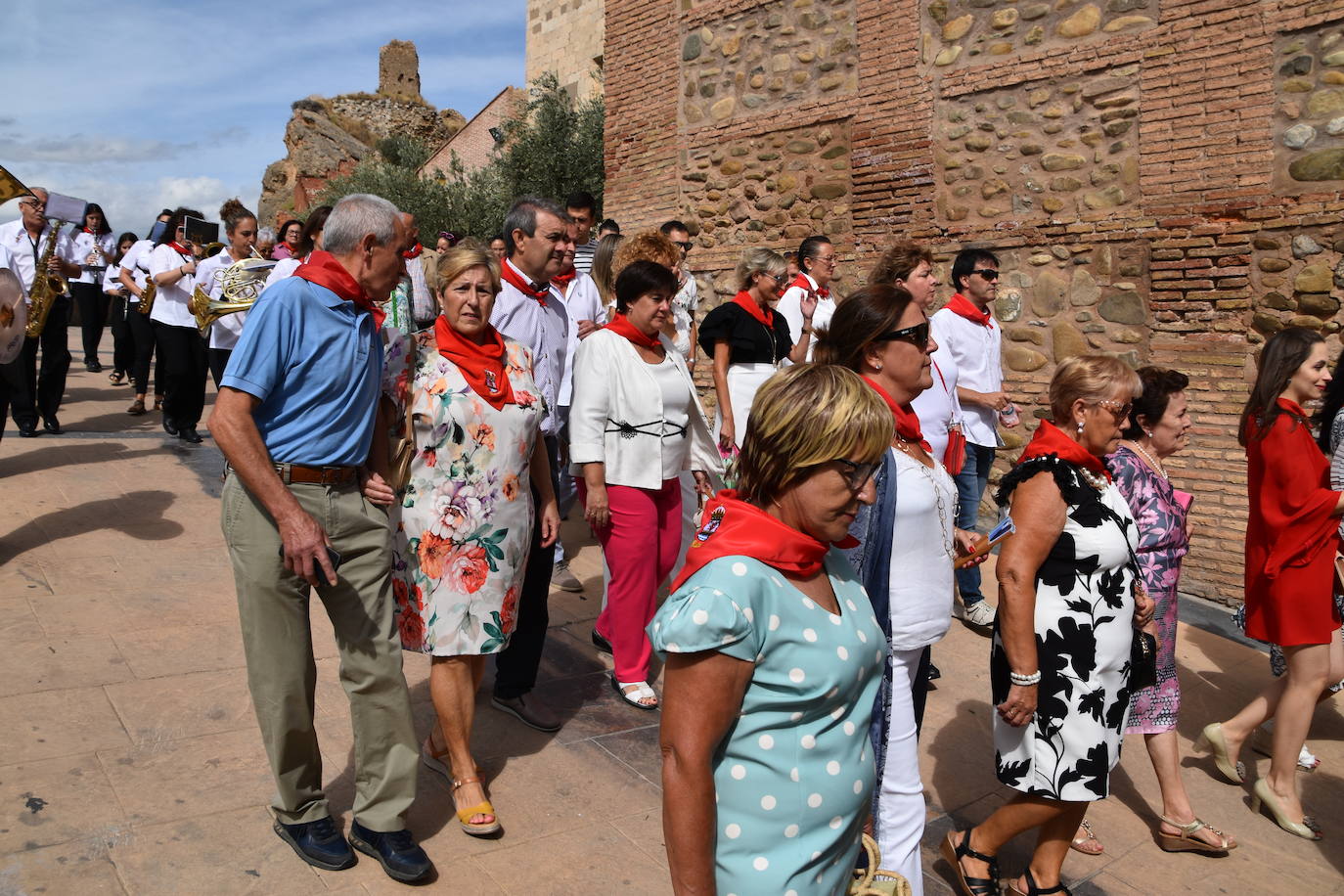 Fotos: Día de San Adrián y Santa Natalia con el tradicional pisado de uvas en Autol