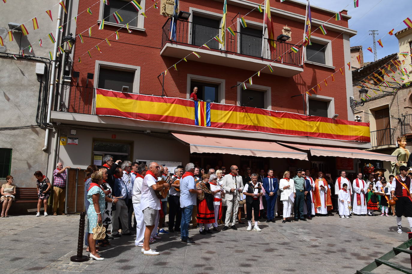 Fotos: Día de San Adrián y Santa Natalia con el tradicional pisado de uvas en Autol