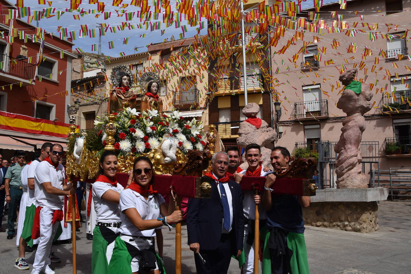 Fotos: Día de San Adrián y Santa Natalia con el tradicional pisado de uvas en Autol