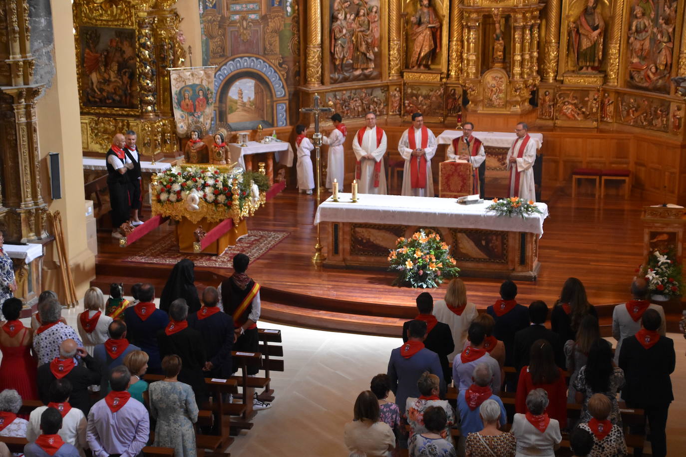 Fotos: Día de San Adrián y Santa Natalia con el tradicional pisado de uvas en Autol