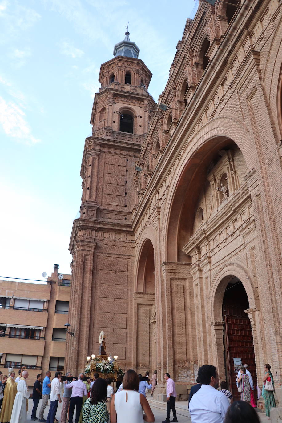 Fotos: Los alfareños honran a la Virgen del Burgo