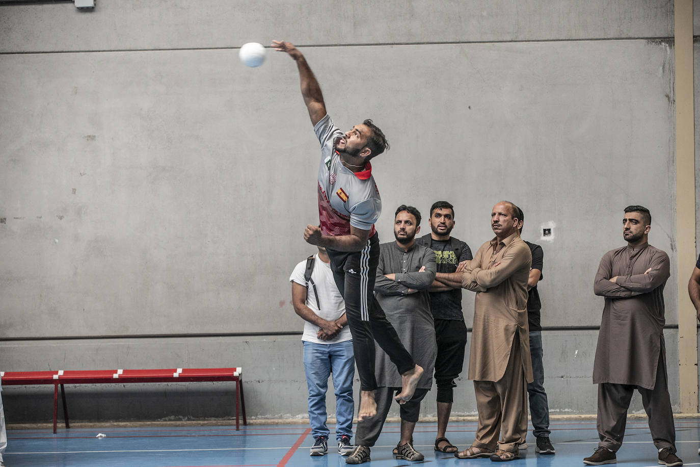 Fotos: La comunidad pakistaní en Europa se vuelca en Logroño con el torneo solidario de shooting volleyball