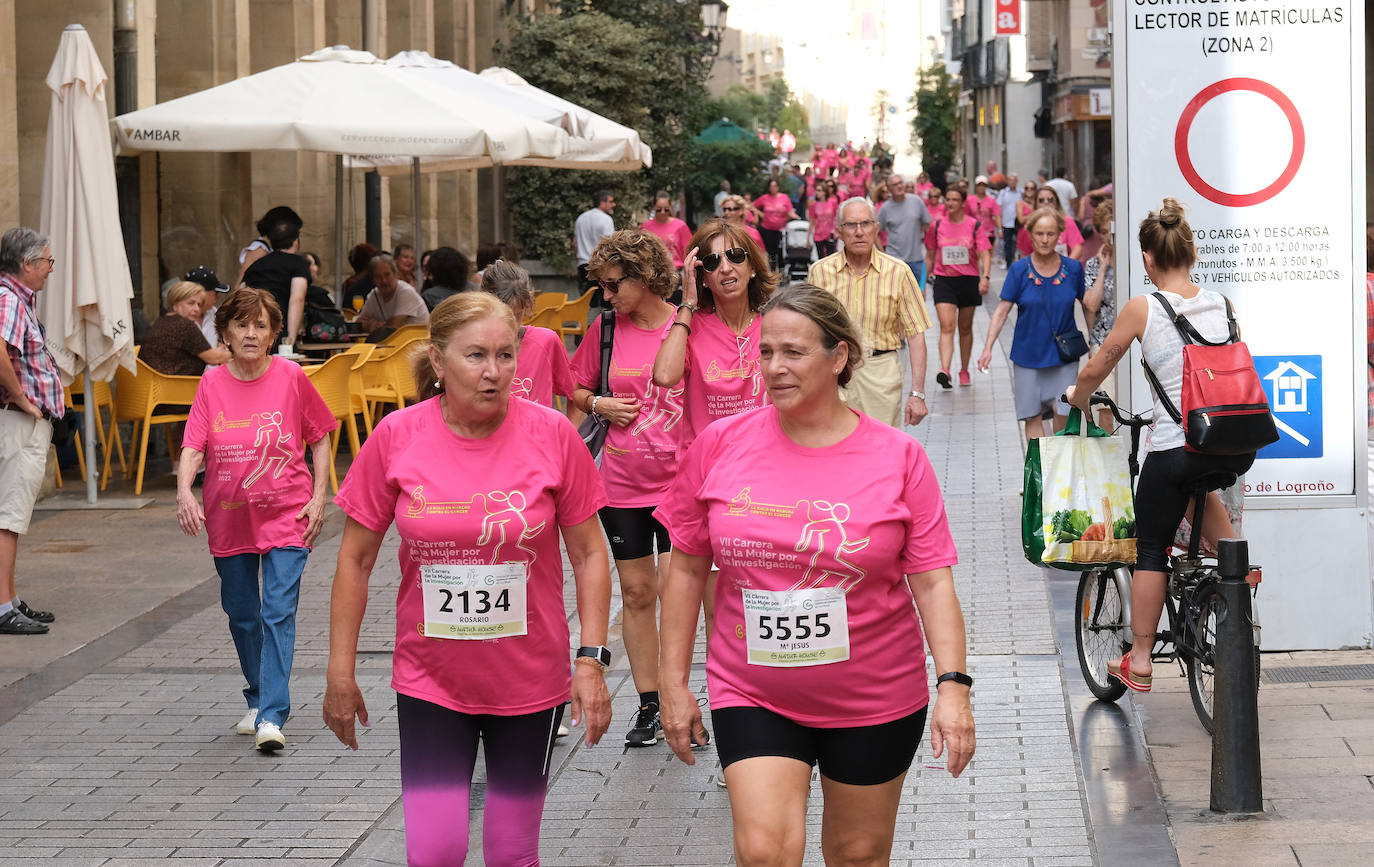 Fotos: El ambiente, los saludos y las fotos en la Carrera de la Mujer en Logroño