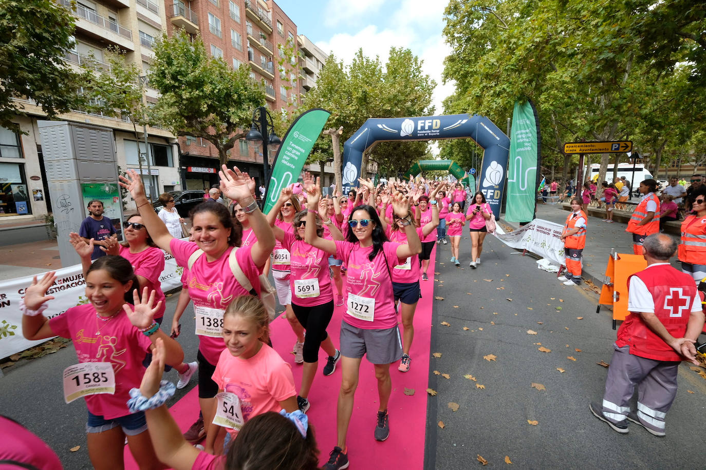 Fotos: Carrera de la Mujer en Logroño: preparación, ánimos y en la línea de salida