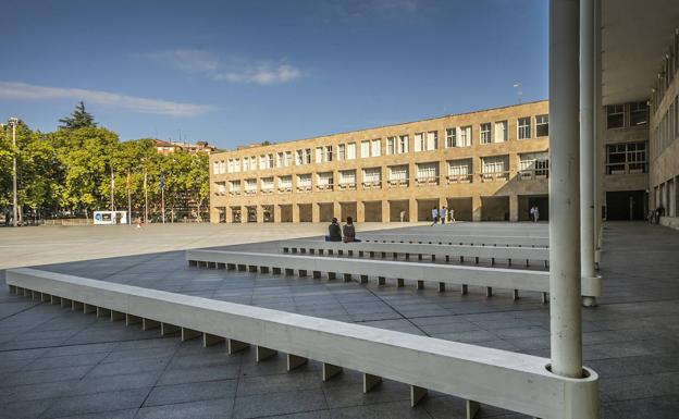 Una parte de la fachada del Ayuntamiento de Logroño