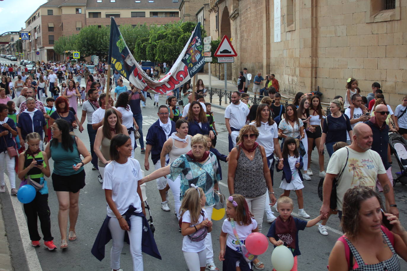 Fotos: Música y cohete de las fiestas de la Cruz de Fuenmayor