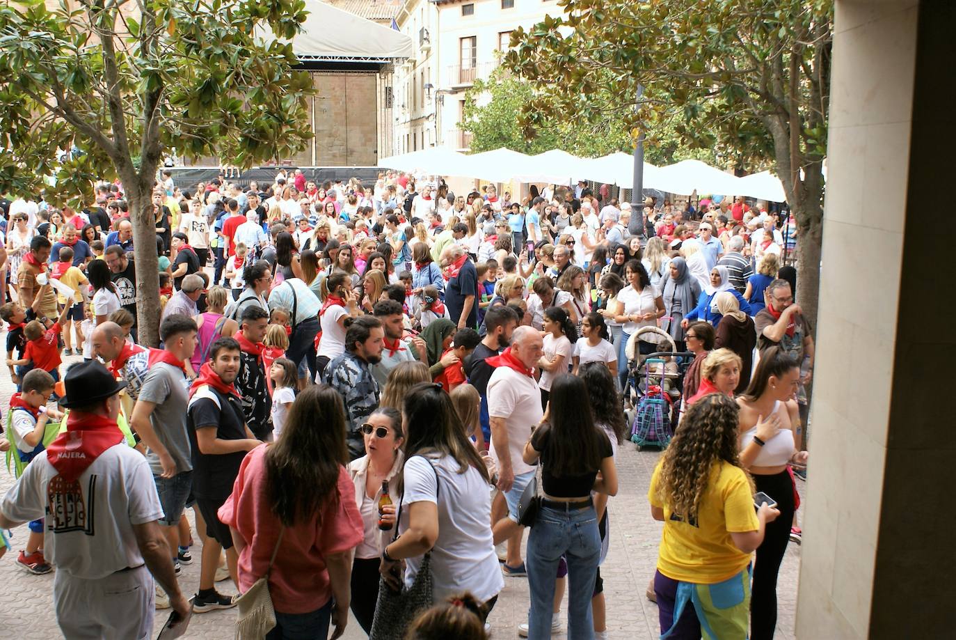 Fotos: Con el cohete arrancan las fiestas de Nájera