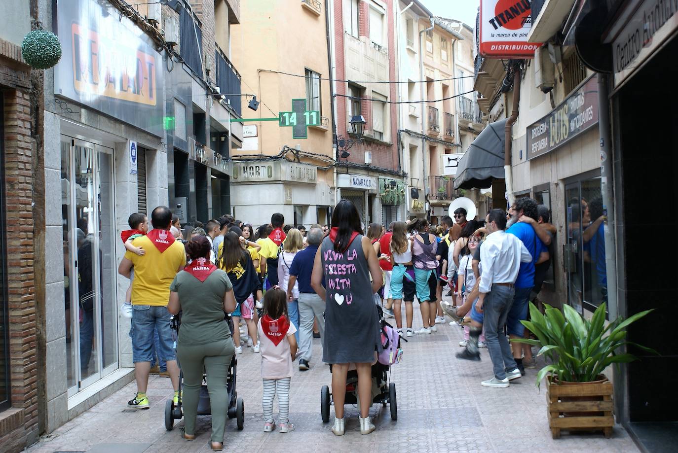 Fotos: Con el cohete arrancan las fiestas de Nájera