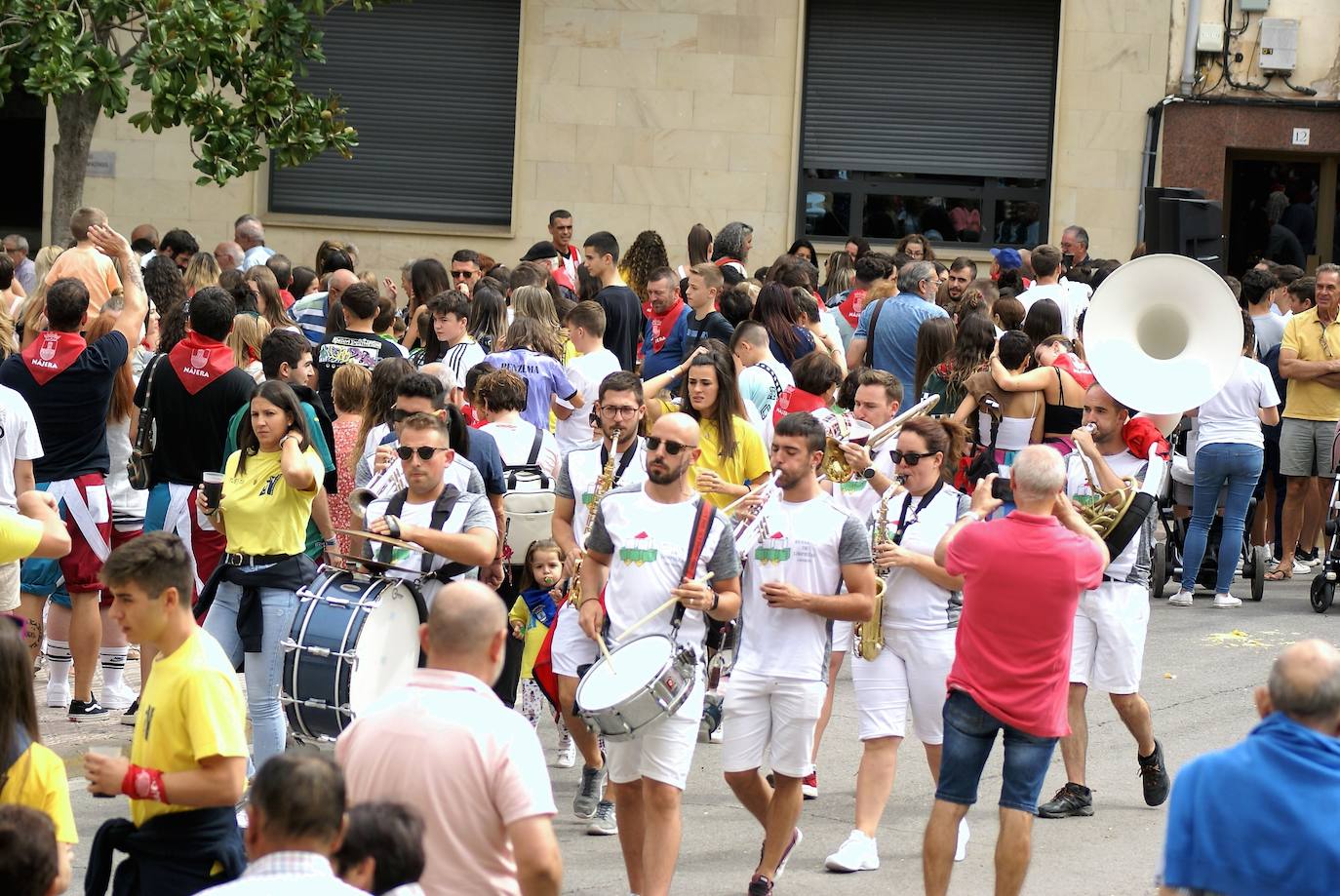 Fotos: Con el cohete arrancan las fiestas de Nájera