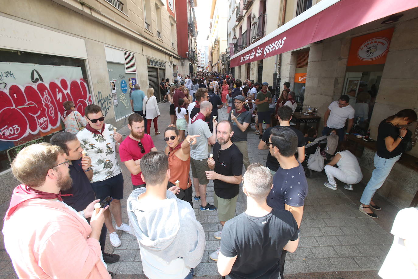 Fotos: Primer vermú de San Mateo en Laurel y San Juan y paella en la plaza del Mercado