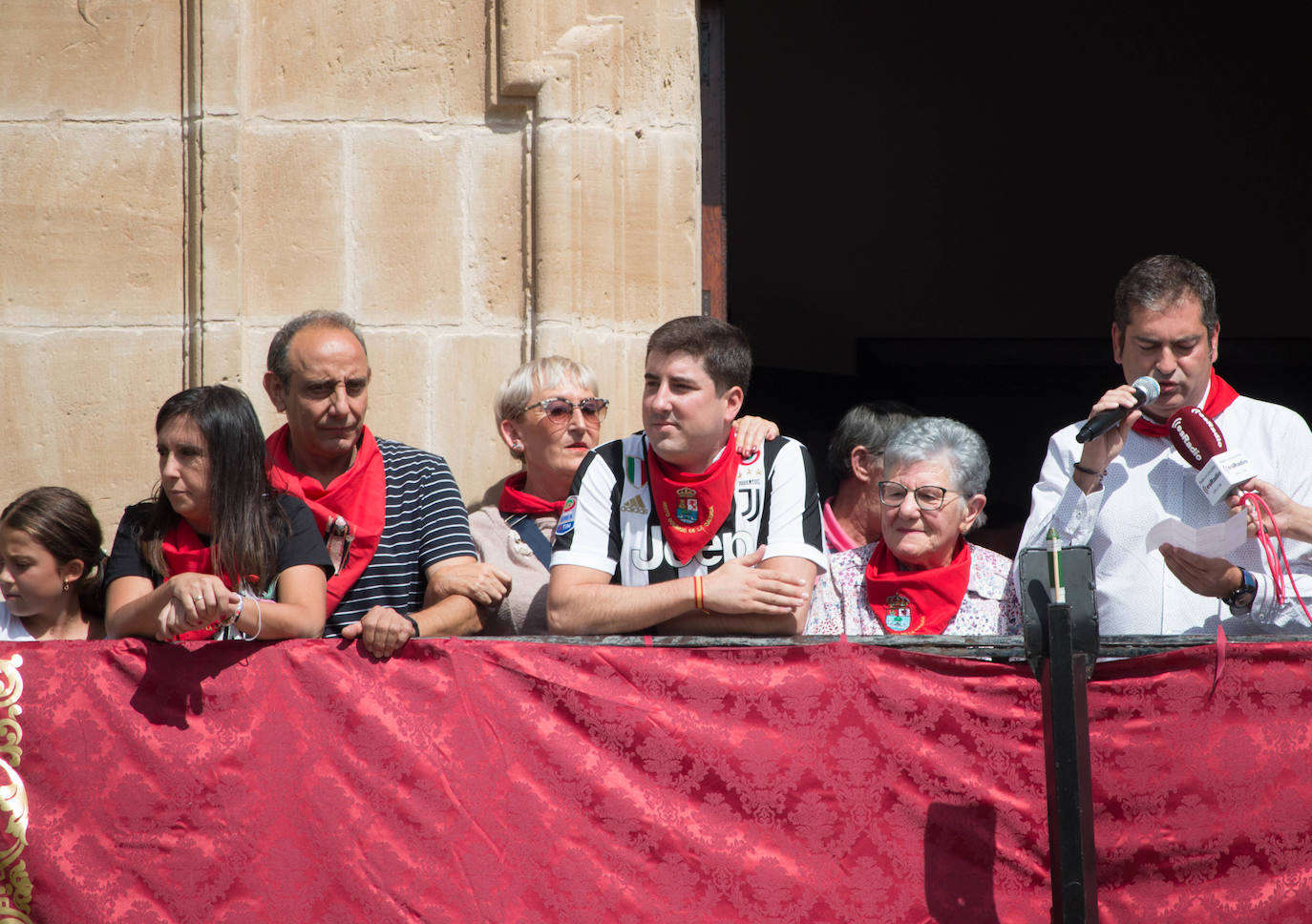 Fotos: El cohete abre las fiestas de Gracias y de San Jerónimo Hermosilla en Santo Domingo