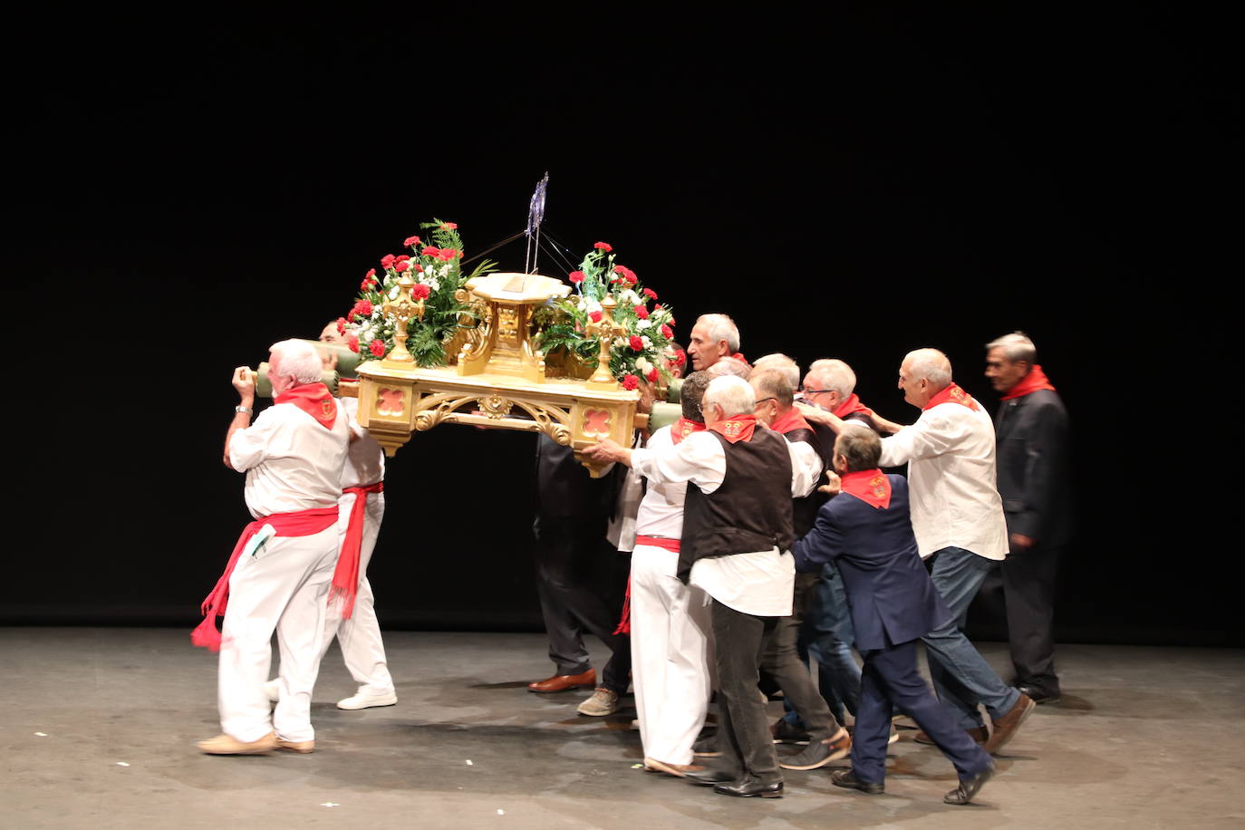 Fotos: Lleno en la representación teatral de la vida de los santos de Arnedo