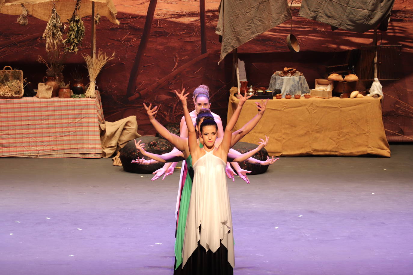 Fotos: Lleno en la representación teatral de la vida de los santos de Arnedo