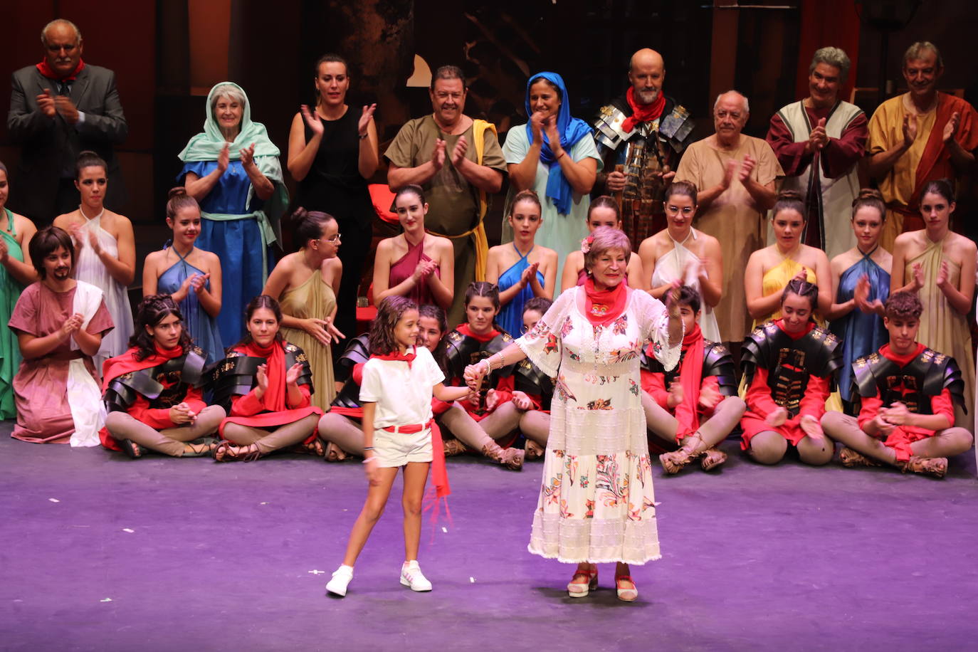 Fotos: Lleno en la representación teatral de la vida de los santos de Arnedo