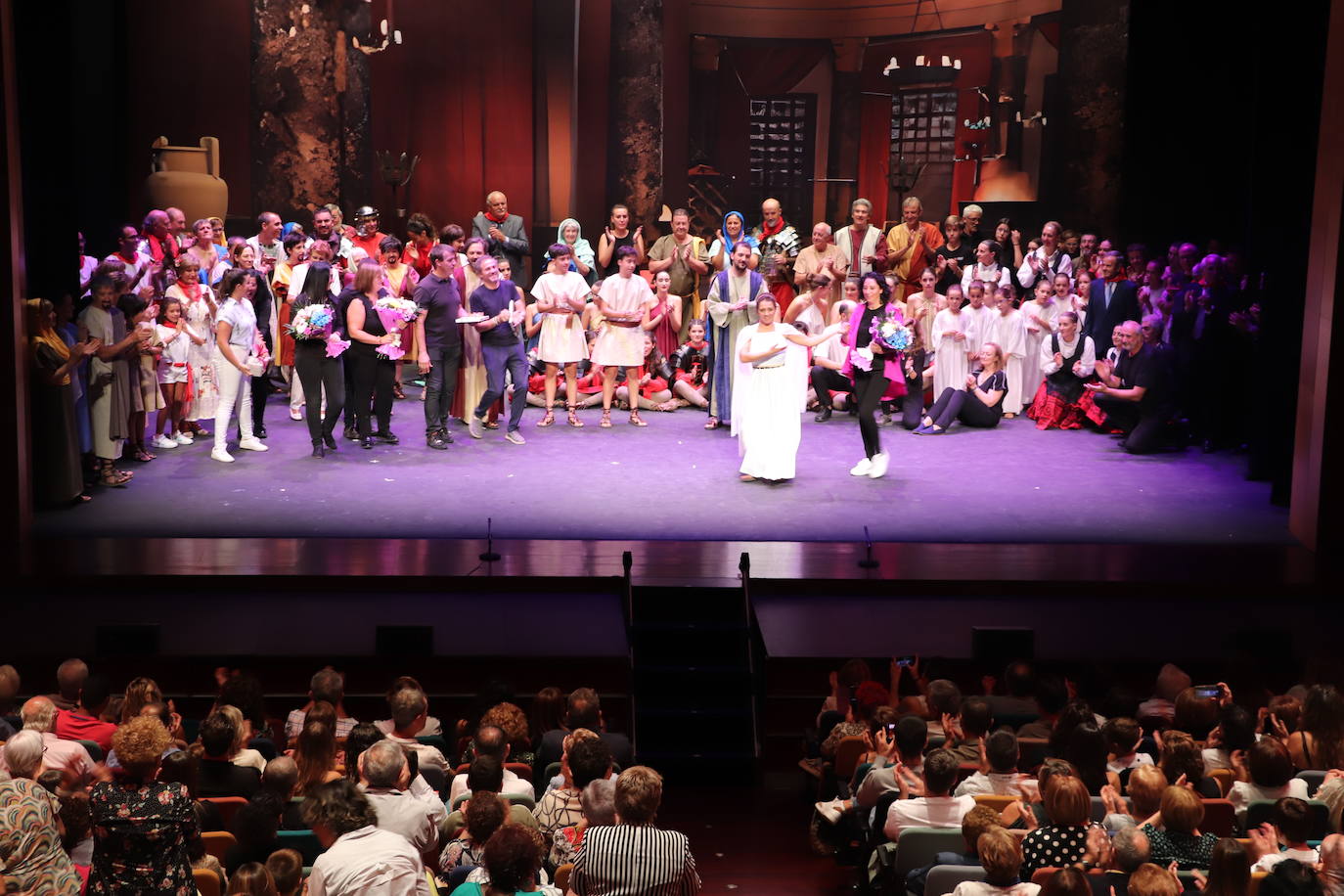 Fotos: Lleno en la representación teatral de la vida de los santos de Arnedo