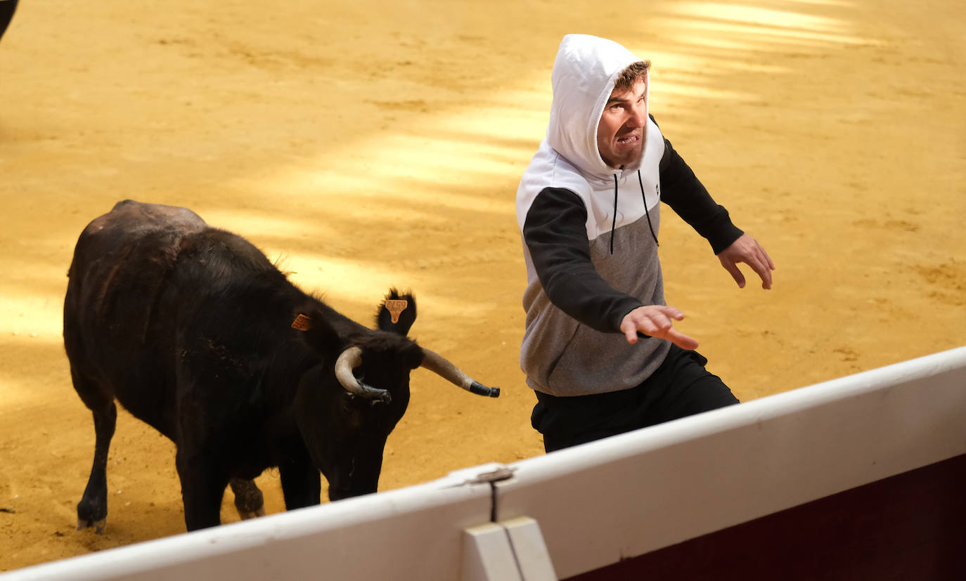 Fotos: Las vaquillas llenan La Ribera el domingo