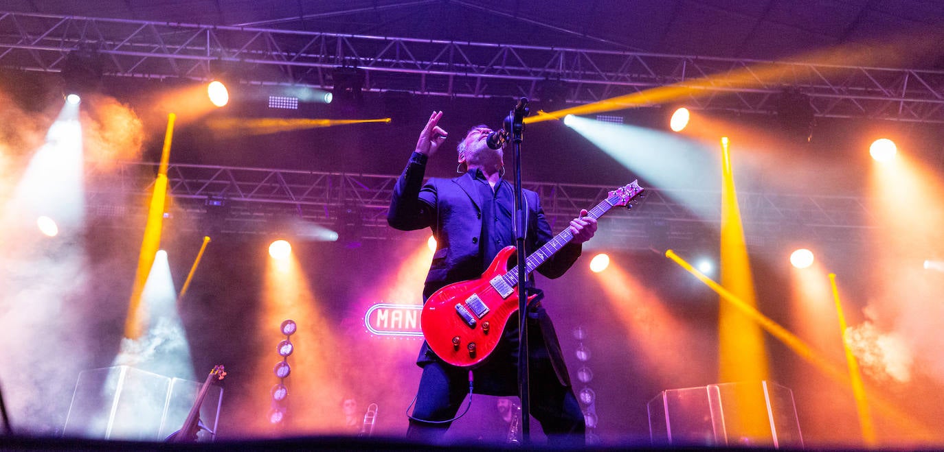 Fotos: Concierto de Café Quijano en la plaza del Ayuntamiento