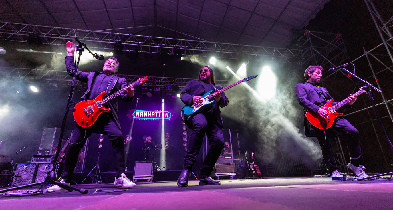 Fotos: Concierto de Café Quijano en la plaza del Ayuntamiento