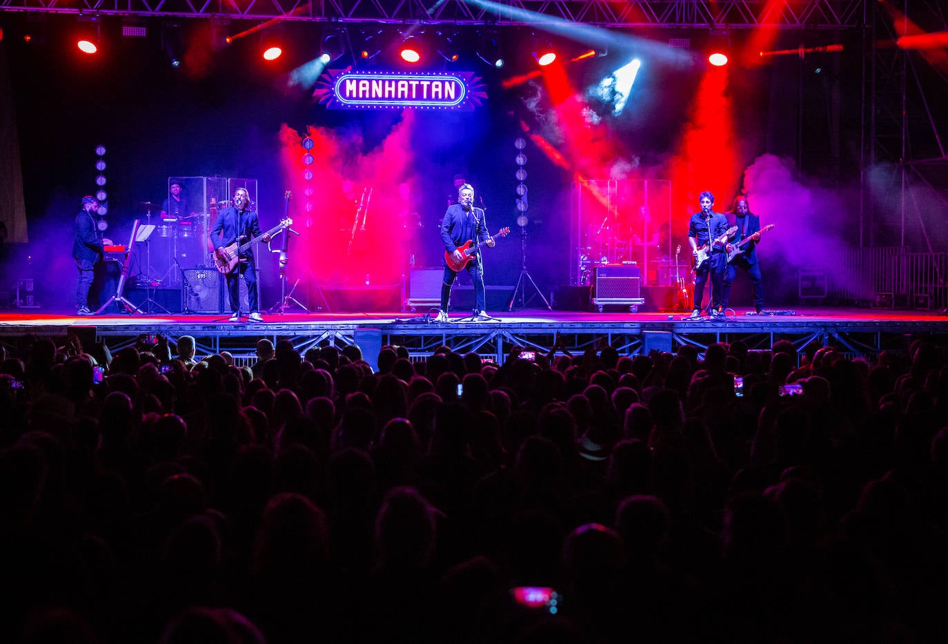 Fotos: Concierto de Café Quijano en la plaza del Ayuntamiento