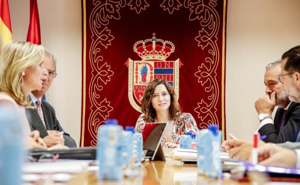 La presidenta de la Comunida de Madrid, Isabel Díaz Ayuso, en la reunión del Consejo de Gobierno 