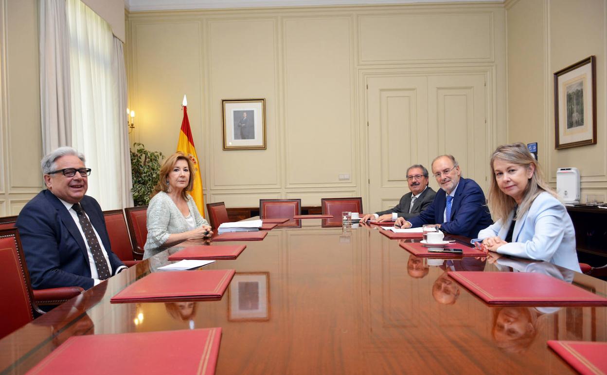 Reunión de los vocales del Consejo. 