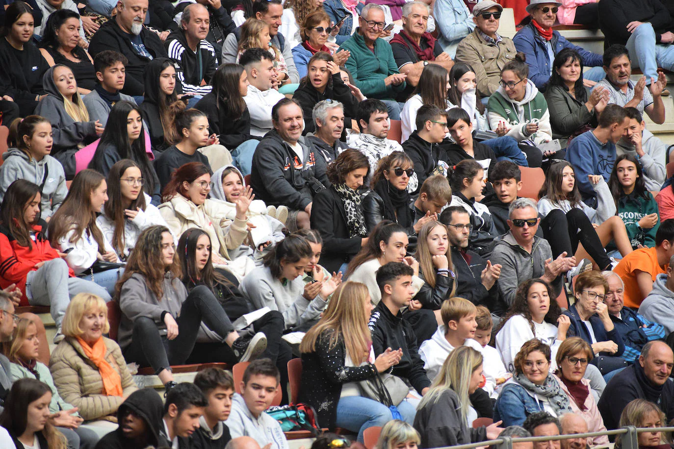 Fotos: Acrobacias en La Ribera