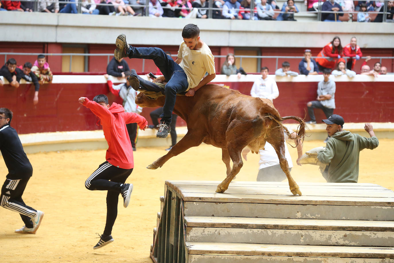 Fotos: Saltos, recortes y algunos sustos en La Ribera