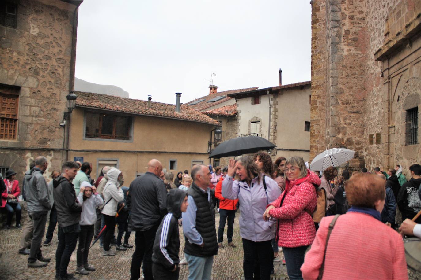 Fotos: Los danzadores de Anguiano no defraudan