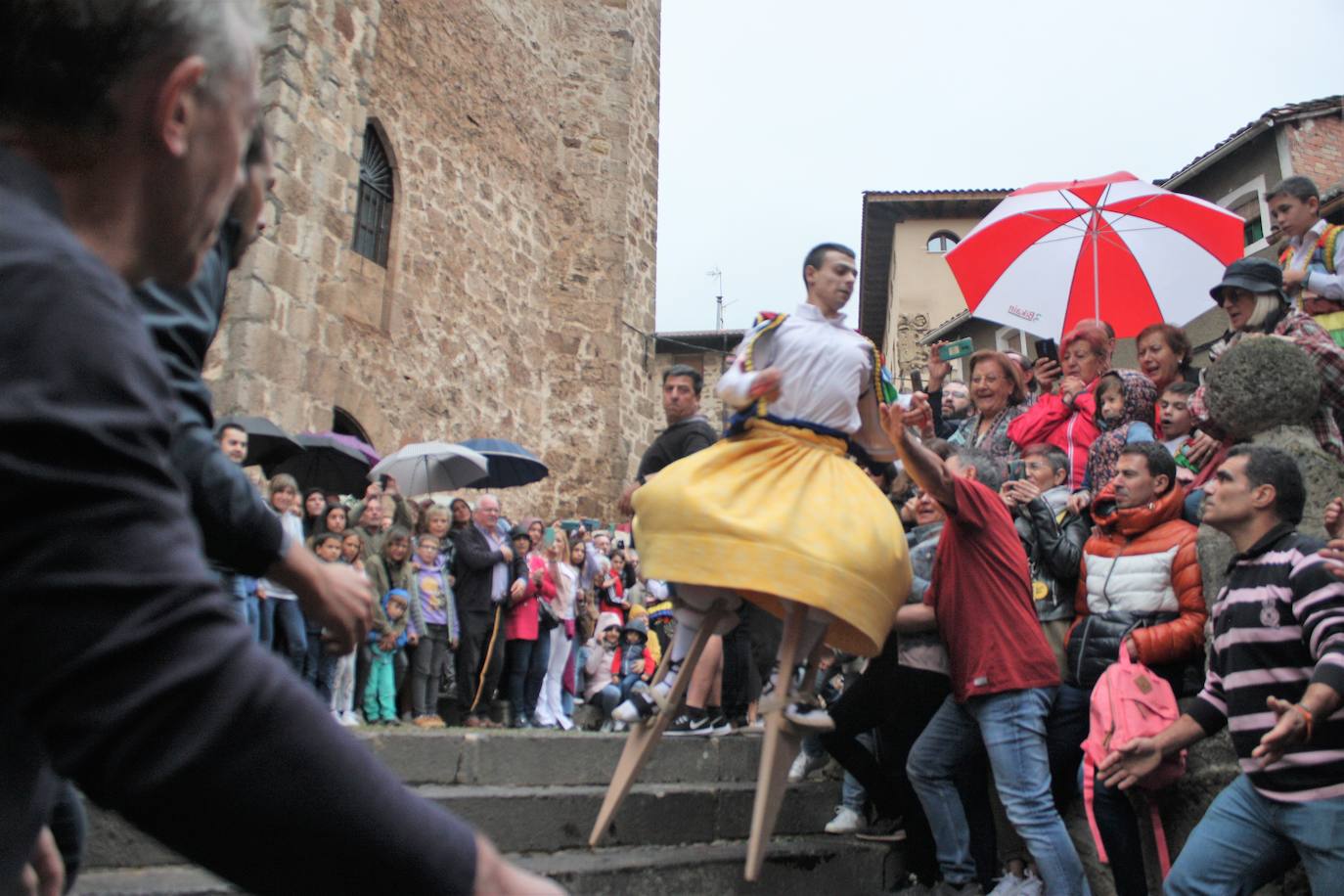 Fotos: Los danzadores de Anguiano no defraudan