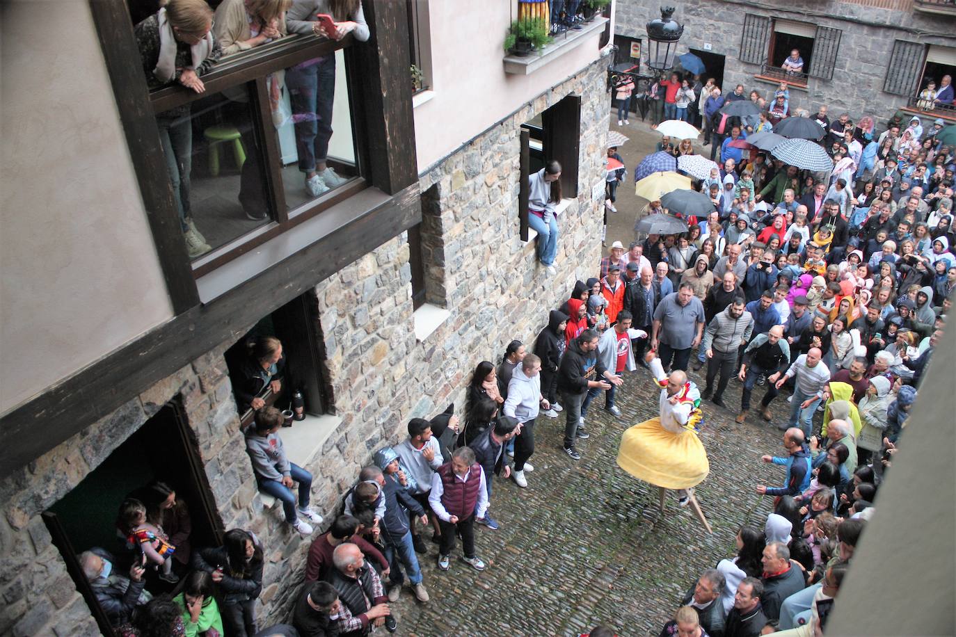 Fotos: Los danzadores de Anguiano no defraudan