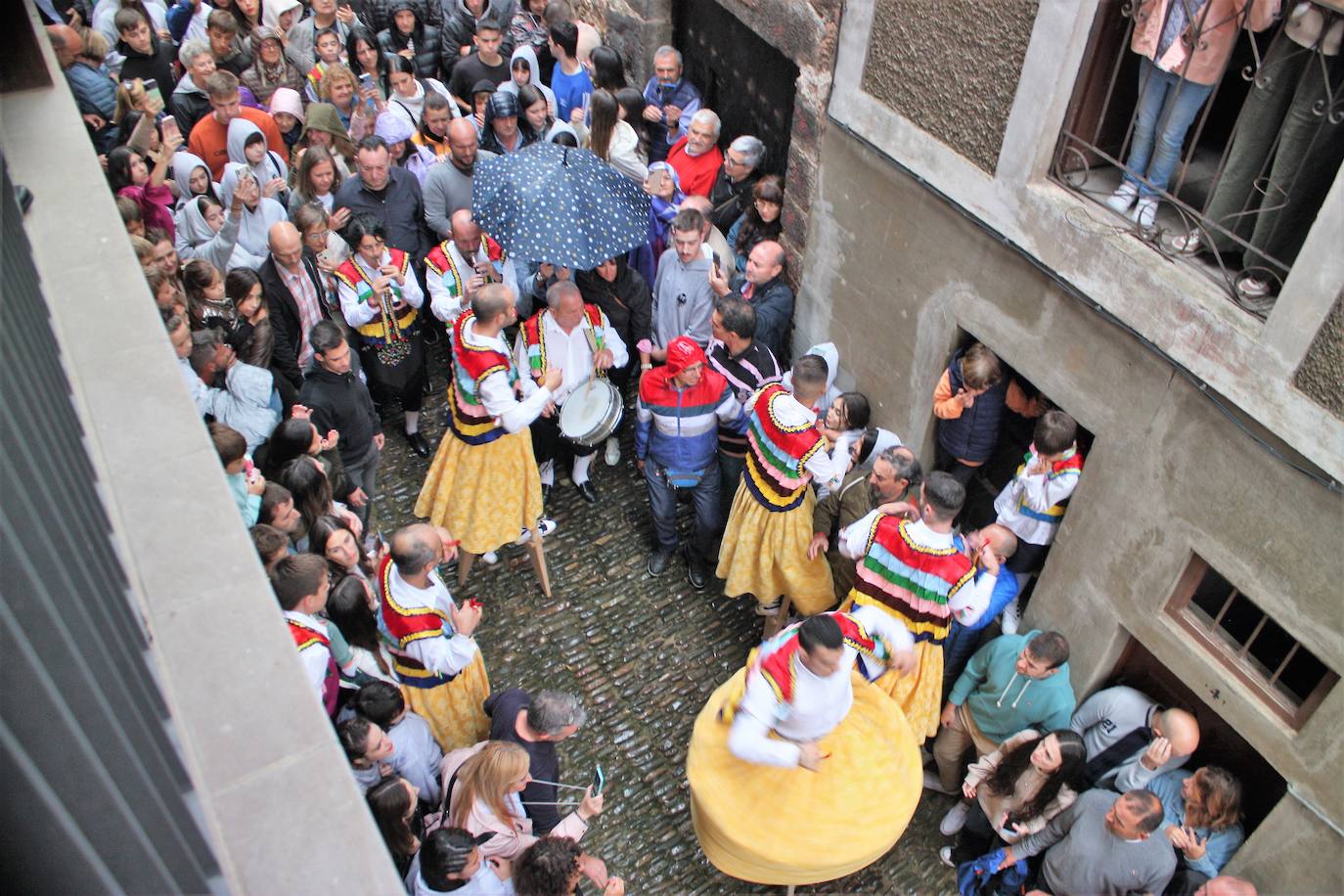 Fotos: Los danzadores de Anguiano no defraudan