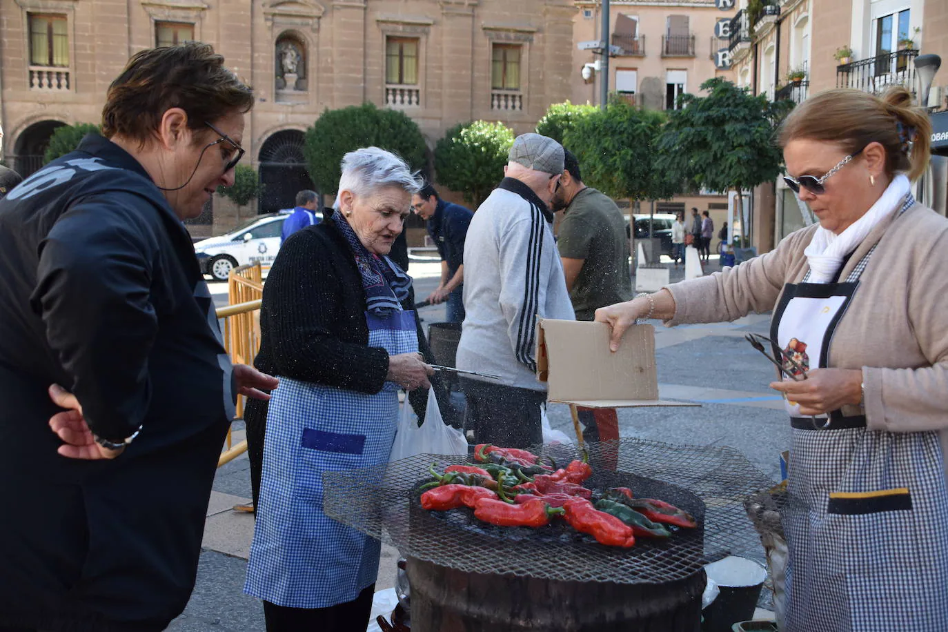 El arte de asar y pelar pimientos en Calahorra | La Rioja