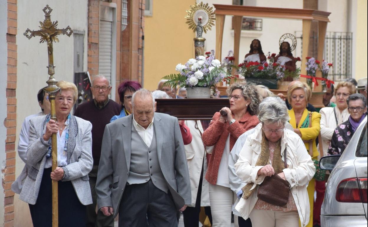 La Virgen del Pilar y San Cosme y San Damián, de procesión. 