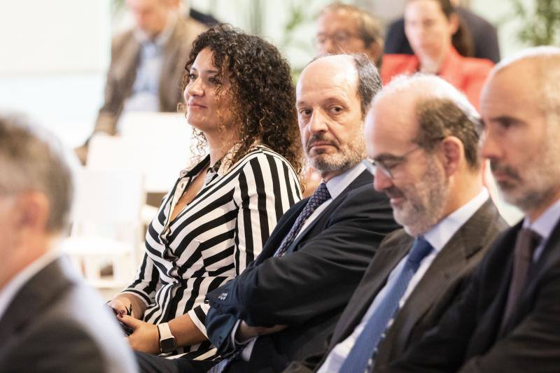 Lorena Rodríguez Barreal, directora general de Recursos Humanos de Vocento; José Luis Prusén, director de La Rioja; y Joaquín Valencia, director general financiero de Vocento; e Iñigo Iribarnegaray, director general de Nuevos Negocios de Vocento. 