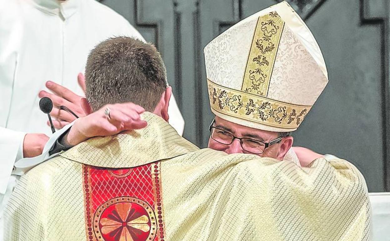 Ordenación de Fernando Sancha, ayer en el seminario diocesano. 