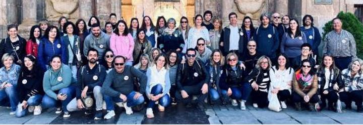 Foto de familia de trabajadores de Santos Ochoa.